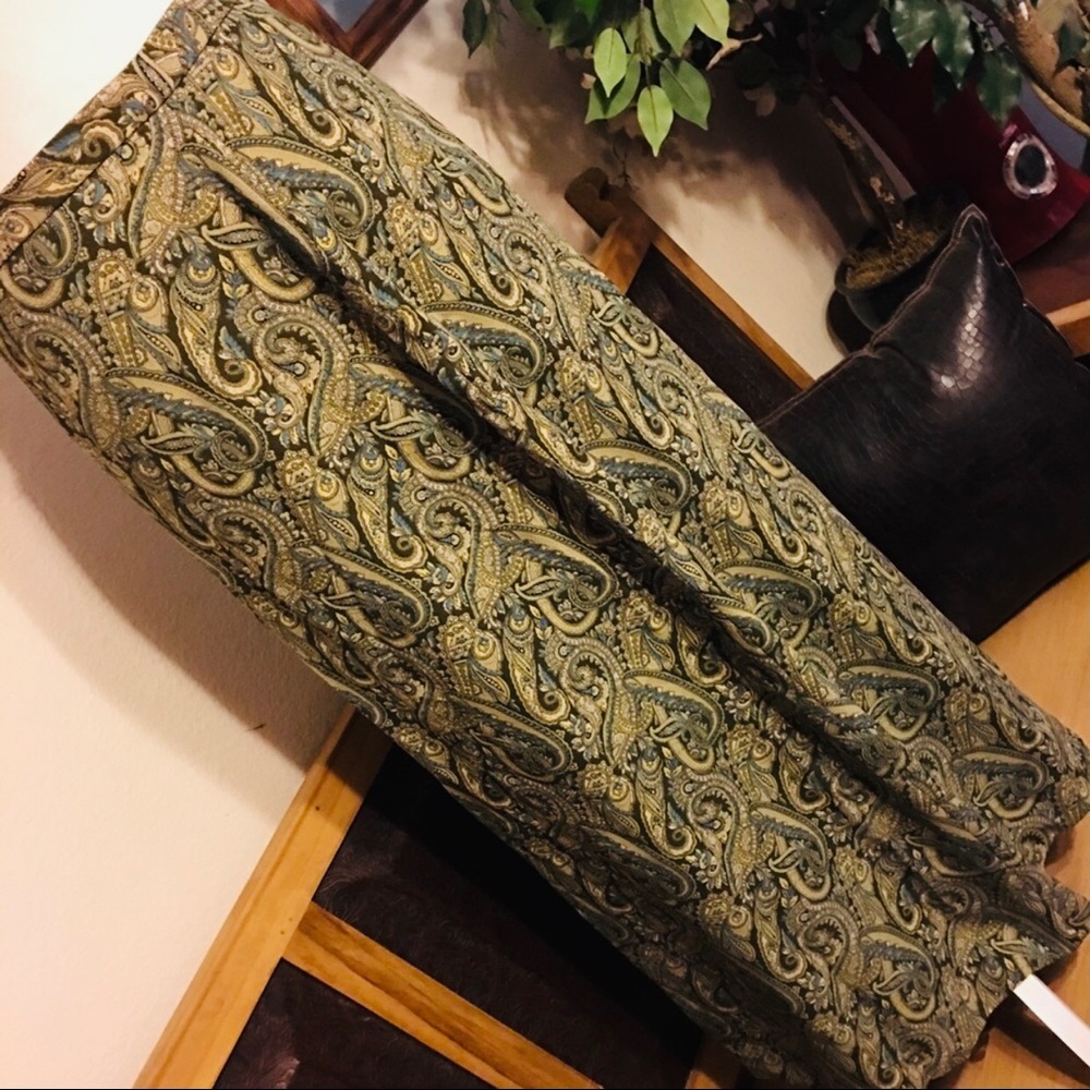 Nine & Co full length paisley print green skirt